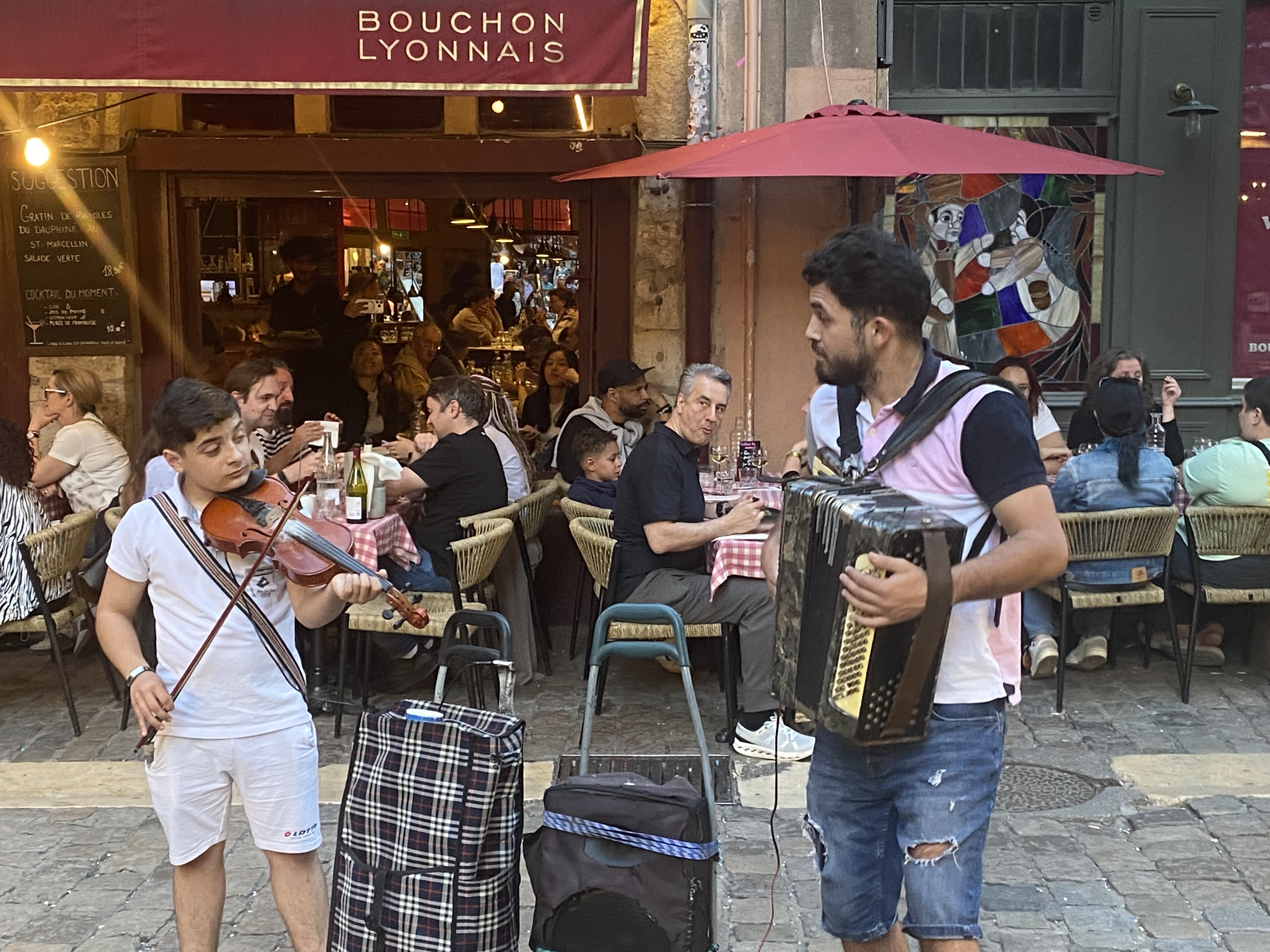 Lyon Street Perfrom